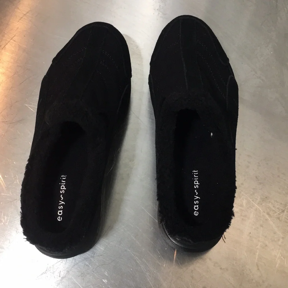 New Woman’s Easy Spirit Black Slip-On Faux Fur Lined‎ Comfort Mules
